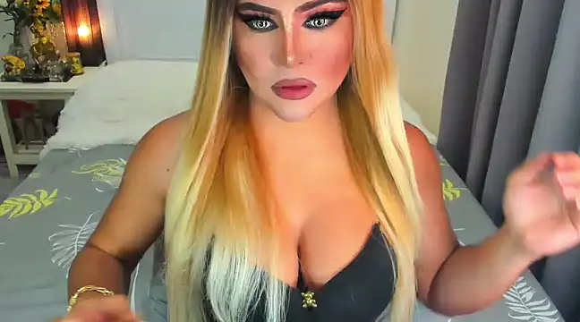 Snapshot of MissNaughtyTyra chatting on 03-06-25, 04:08 MissNaughtyTyra online show from 03-06-25, 04:08