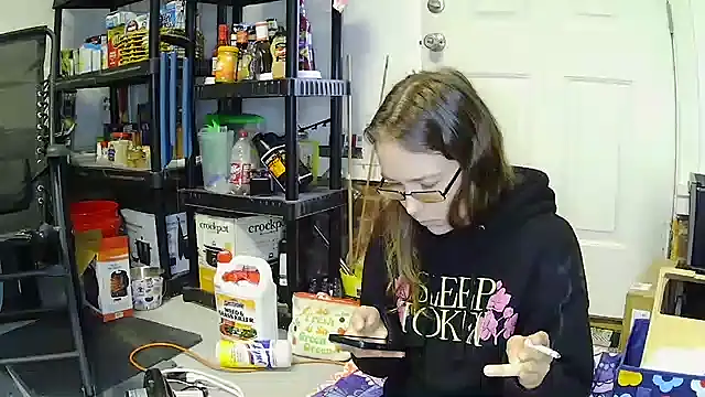 Dakota 02 online show from 10-20-25, 12:49