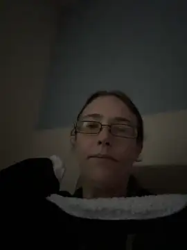 Snapshot of Dakota_02 chatting on 04-01-26, 11:02 Dakota 02 online show from 04-01-26, 11:02