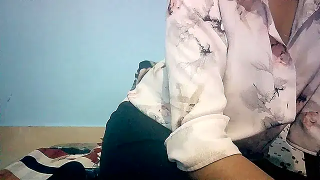 Snapshot of lovelydesi21 chatting on 12-26-24, 03:42 lovelydesi21 online show from 12-26-24, 03:42