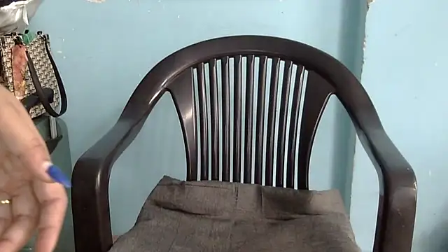 Snapshot of lovelydesi21 chatting on 09-13-25, 09:20 lovelydesi21 online show from 09-13-25, 09:20