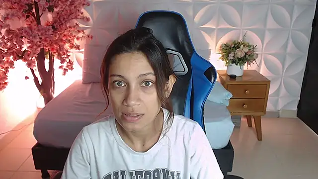 cora 22 online show from 12-22-25, 12:35