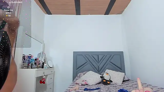 Snapshot of kendall-ewers chatting on 12-10-24, 04:02 kendall-ewers online show from 12-10-24, 04:02