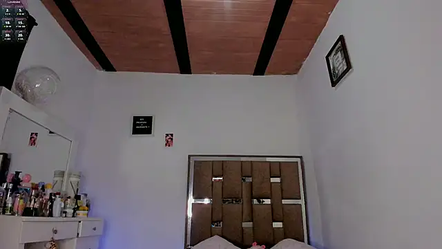 Snapshot of kendall-ewers chatting on 09-21-25, 12:01 kendall-ewers online show from 09-21-25, 12:01