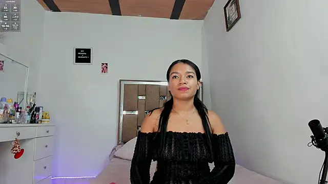 Snapshot of kendall-ewers chatting on 10-01-25, 12:27 kendall-ewers online show from 10-01-25, 12:27