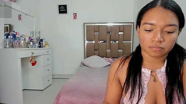 Snapshot of kendall-ewers chatting on 10-03-25, 01:13 kendall-ewers online show from 10-03-25, 01:13