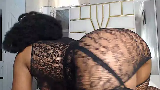Snapshot of SexyyNana chatting on 02-08-25, 10:18 SexyyNana online show from 02-08-25, 10:18