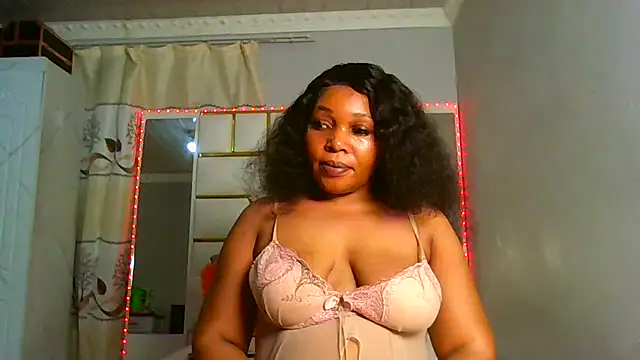 Snapshot of SexyyNana chatting on 02-16-25, 05:48 SexyyNana online show from 02-16-25, 05:48