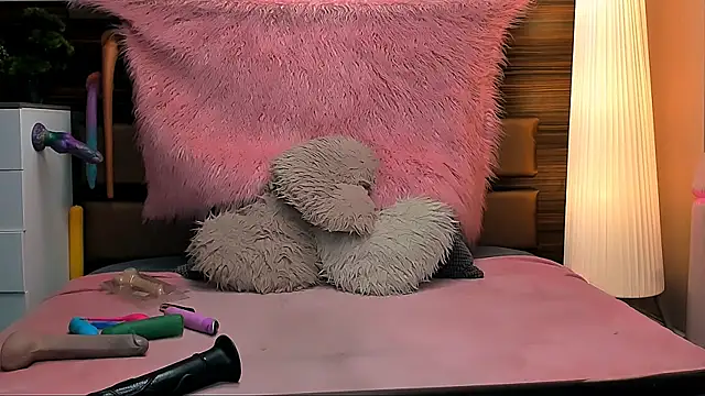 Snapshot of LiaMetz chatting on 09-25-25, 06:33 LiaMetz online show from 09-25-25, 06:33