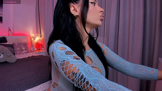 Snapshot of Mazeekiin30X chatting on 12-17-25, 07:20 Mazeekiin30X online show from 12-17-25, 07:20