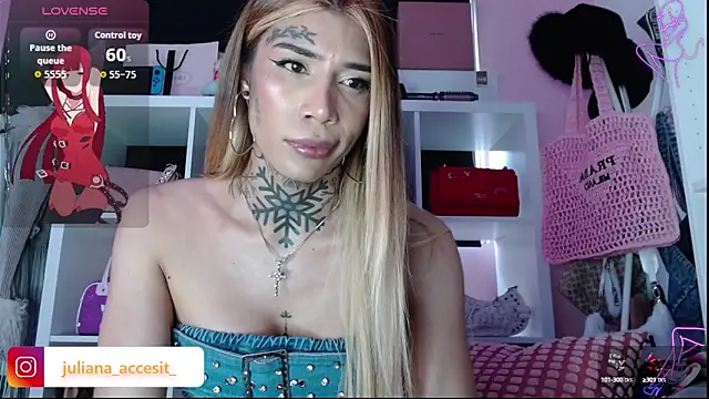 caroline cossei online show from 10-11-25, 09:46