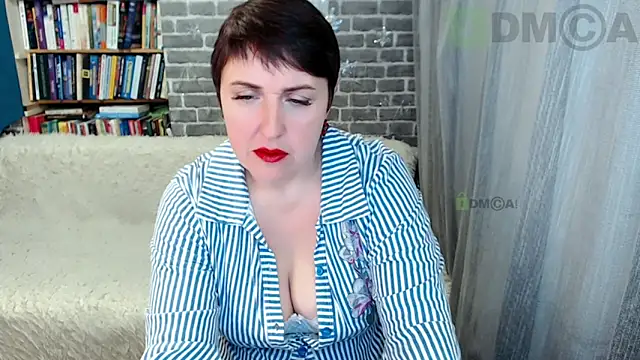 Snapshot of Rainbow_lady chatting on 12-22-25, 02:52 Rainbow lady online show from 12-22-25, 02:52