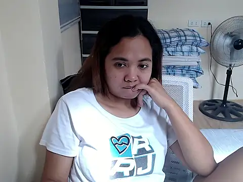 Snapshot of xTheLastVIRGINx chatting on 02-15-26, 06:32 xTheLastVIRGINx online show from 02-15-26, 06:32