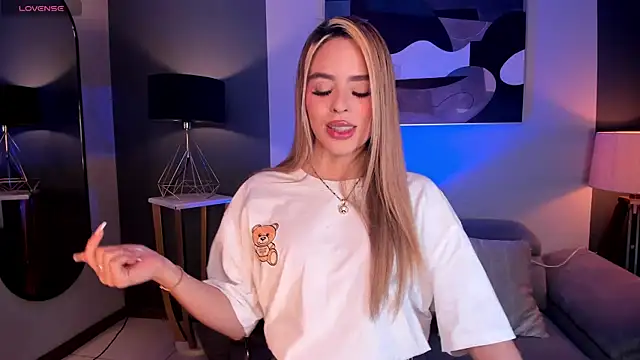 JuanitaClay online show from 09-12-25, 12:16