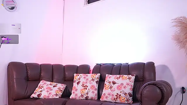 lara giraldo online show from 10-11-25, 11:58