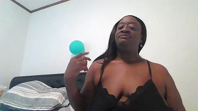 Katiefyi online show from 04-21-26, 02:51