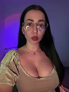 Emylia online show from 11-11-25, 06:41