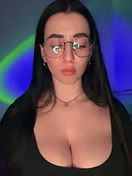 Emylia online show from 11-30-25, 09:41