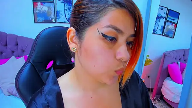 Snapshot of Gretta_Queen chatting on 02-08-25, 01:22 Gretta Queen online show from 02-08-25, 01:22