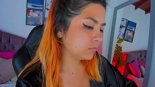 Snapshot of Gretta_Queen chatting on 02-14-25, 01:23 Gretta Queen online show from 02-14-25, 01:23