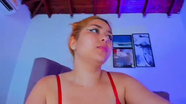 Snapshot of Gretta_Queen chatting on 03-15-25, 01:30 Gretta Queen online show from 03-15-25, 01:30