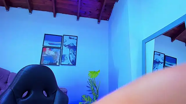 Snapshot of Gretta_Queen chatting on 03-16-25, 01:49 Gretta Queen online show from 03-16-25, 01:49