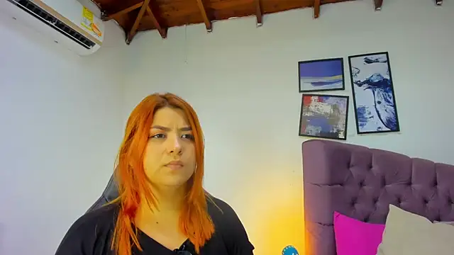 Snapshot of Gretta_Queen chatting on 10-20-25, 06:19 Gretta Queen online show from 10-20-25, 06:19