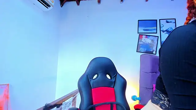 Snapshot of Gretta_Queen chatting on 10-27-25, 06:34 Gretta Queen online show from 10-27-25, 06:34