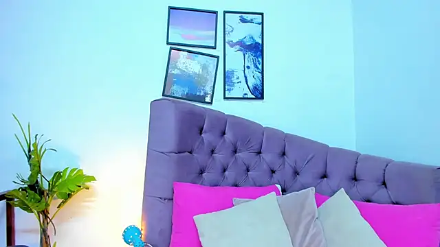 Snapshot of Gretta_Queen chatting on 11-23-25, 03:45 Gretta Queen online show from 11-23-25, 03:45