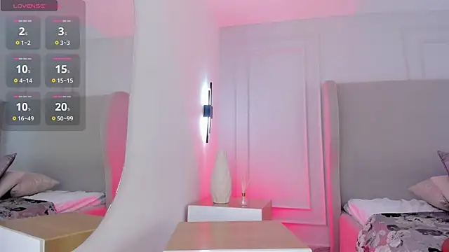 Snapshot of my_friends_mom chatting on 01-29-25, 11:20 my friends mom online show from 01-29-25, 11:20