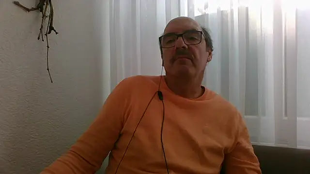 Snapshot of giesidie_1 chatting on 01-16-26, 10:30 giesidie 1 online show from 01-16-26, 10:30