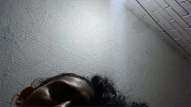 Snapshot of valeriaswang_Lucas chatting on 07-18-26, 07:06 valeriaswang Lucas online show from 07-18-26, 07:06