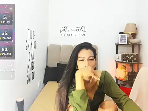 Trixie Mattel21 online show from 03-02-26, 05:08