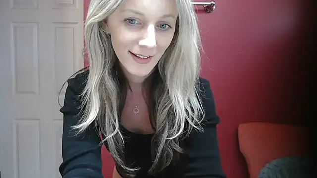 Snapshot of Heyitsmee33 chatting on 01-07-25, 08:52 Heyitsmee33 online show from 01-07-25, 08:52