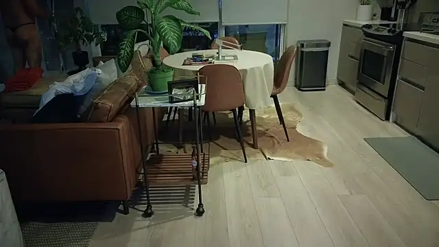 Snapshot of HungandThickLatin chatting on 09-21-25, 11:56 HungandThickLatin online show from 09-21-25, 11:56