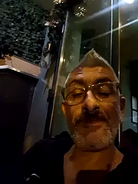 Snapshot of cuci45 chatting on 09-10-25, 05:57 cuci45 online show from 09-10-25, 05:57