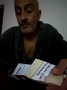 Snapshot of cuci45 chatting on 09-17-25, 07:04 cuci45 online show from 09-17-25, 07:04