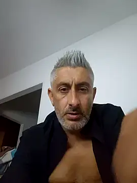 Snapshot of cuci45 chatting on 09-20-25, 02:23 cuci45 online show from 09-20-25, 02:23