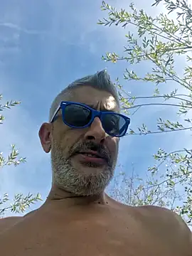 Snapshot of cuci45 chatting on 09-21-25, 11:56 cuci45 online show from 09-21-25, 11:56