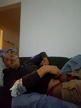 Snapshot of cuci45 chatting on 10-02-25, 09:22 cuci45 online show from 10-02-25, 09:22