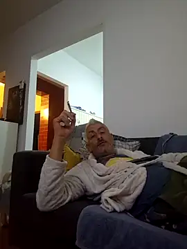 Snapshot of cuci45 chatting on 10-15-25, 06:30 cuci45 online show from 10-15-25, 06:30