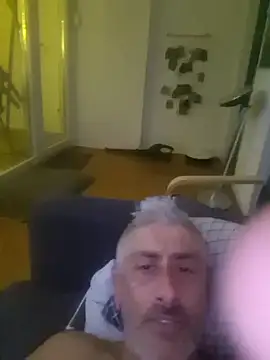 Snapshot of cuci45 chatting on 11-29-25, 04:59 cuci45 online show from 11-29-25, 04:59