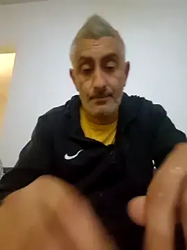 Snapshot of cuci45 chatting on 12-15-25, 05:39 cuci45 online show from 12-15-25, 05:39