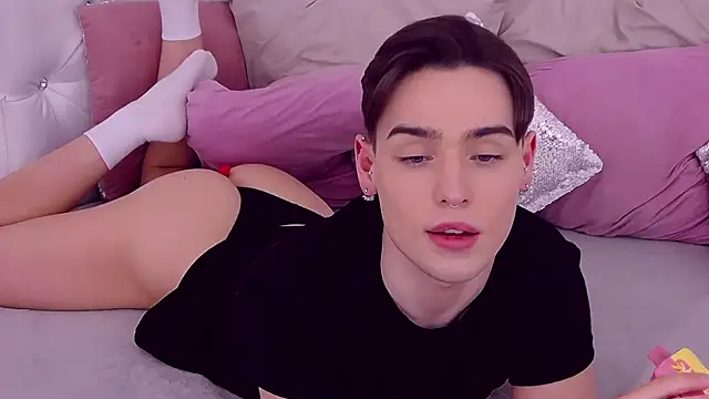 RobbyCharming online show from 01-25-25, 01:54