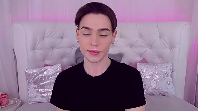 RobbyCharming online show from 02-15-25, 07:39