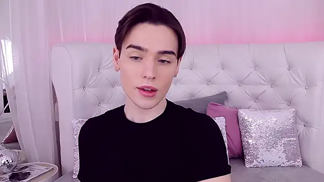 RobbyCharming online show from 02-28-25, 07:46