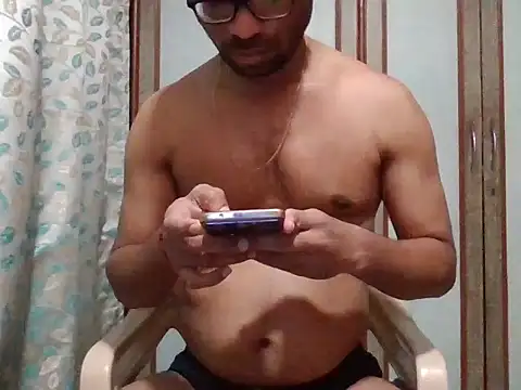 Snapshot of sexx4 chatting on 12-15-24, 07:10 sexx4 online show from 12-15-24, 07:10