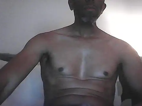 Snapshot of Malcomvs97 chatting on 06-15-26, 08:00 Malcomvs97 online show from 06-15-26, 08:00