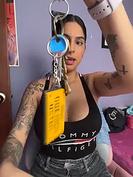 Snapshot of charlotte_stevenss_ chatting on 10-10-25, 02:38 charlotte stevenss online show from 10-10-25, 02:38