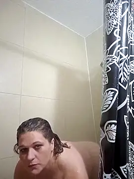 Snapshot of MrandMrs_Reigns chatting on 11-13-25, 05:45 MrandMrs Reigns online show from 11-13-25, 05:45